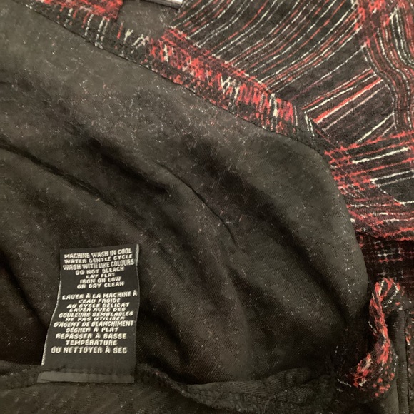 Red and Black tunic top with a swirl pattern - Picture 5 of 5